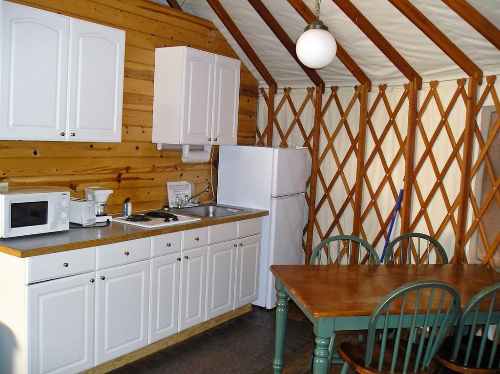 Harden Flat Yosemite Lakes Hillside Yurt 1 מראה חיצוני תמונה
